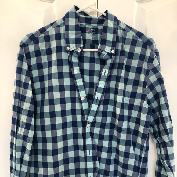 Jcrew Light weight Gingham dress shirt - size M - Picture 1 of 2